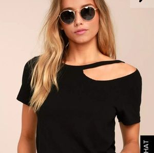 Lulu's Cutout black tee